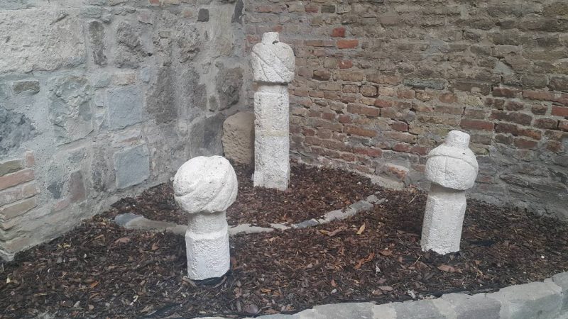 Estergon Kalesi'ndeki Osmanlı Mezar Taşlarımız
